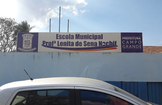 Escola municipal é invadida e tem vários objetos levados por ladrão Escola municipal é invadida e tem vários objetos levados por ladrão