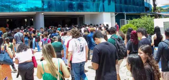 Secret&aacute;rio v&ecirc; redu&ccedil;&atilde;o de ordens para ingresso de adolescentes em universidades