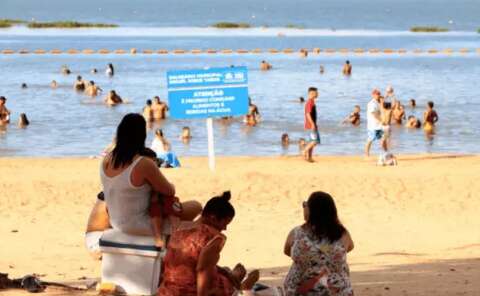 Pra&ccedil;as, rios e balne&aacute;rios viram ref&uacute;gio diante de onda de calor em MS