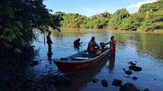 Rapaz de 20 anos morre afogado ao nadar no Rio Brilhante
