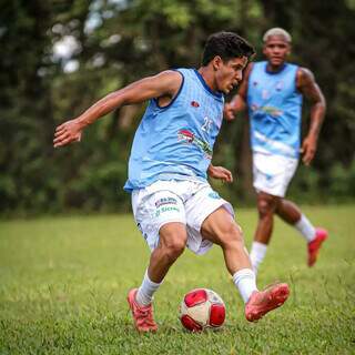 Naviraiense e Ivinhema se preparam para representar MS na Copinha 2026