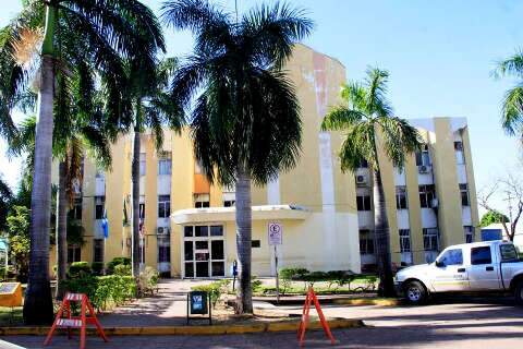 Prefeitura de Corumb&aacute; antecipa sal&aacute;rio de dezembro e zera rescis&otilde;es contratuais