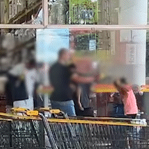 Ap&oacute;s susto em ataque de abelhas, moradores voltam &agrave;s ruas e resgatam ve&iacute;culos 