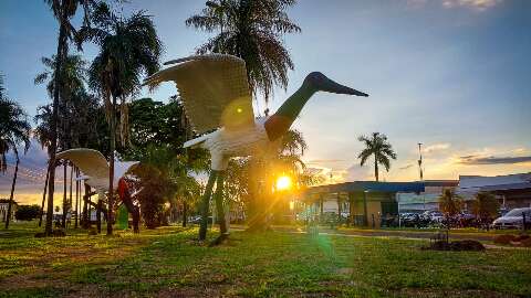 &Uacute;ltimo domingo do ano tem m&aacute;xima de 39 &deg;C e alerta de chuvas intensas