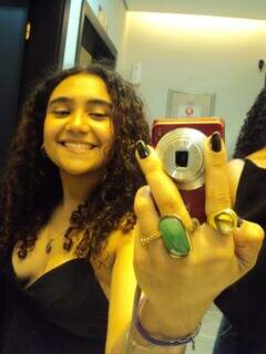 C&acirc;meras digitais dos anos 2000 voltaram &agrave; vida dos adolescentes 