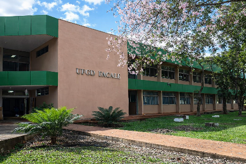 UFGD abre 60 vagas para licenciatura em Libras na modalidade semipresencial