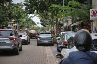 Volta de parquímetro a R$ 5 gera conflito entre patrões e empregados no Centro Volta de parquímetro a R$ 5 gera conflito entre patrões e empregados no Centro