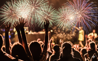 Sem tédio: veja onde curtir o Ano Novo e começar 2026 com festa Sem tédio: veja onde curtir o Ano Novo e começar 2026 com festa