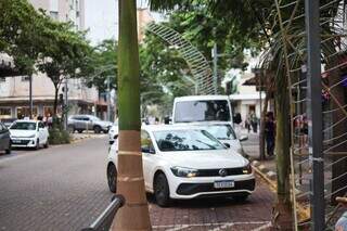 Volta de parquímetro a R$ 5 gera conflito entre patrões e empregados no Centro Volta de parquímetro a R$ 5 gera conflito entre patrões e empregados no Centro