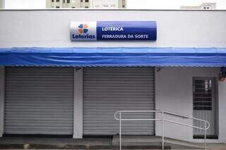 &Uacute;nica lot&eacute;rica a fazer milion&aacute;rio na Mega da Virada trocou Centro por bairro