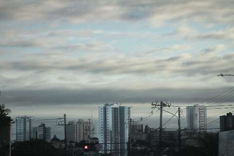 Calor, umidade e risco de temporais marcam o pen&uacute;ltimo dia do ano em MS