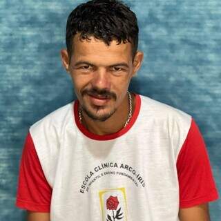 Telhado desaba durante incêndio e jovem morre carbonizado Telhado desaba durante incêndio e jovem morre carbonizado