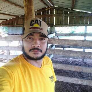 Suspeito é preso em churrascaria após matar homem por ciúmes em bar Suspeito é preso em churrascaria após matar homem por ciúmes em bar