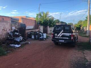 Rapaz é assassinado pelo próprio amigo com facada no pescoço Rapaz é assassinado pelo próprio amigo com facada no pescoço