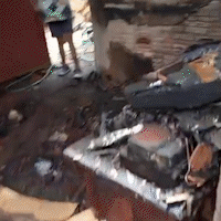 Telhado desaba durante inc&ecirc;ndio e jovem morre carbonizado