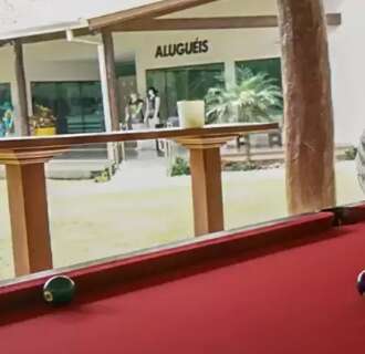 M&atilde;e diz que menino se pendurou em aparador antes de queda fatal em Bonito