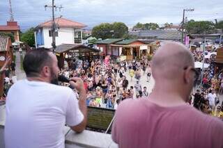 Amigos sa&iacute;ram de MS para criar r&aacute;dio e colocar povo para dan&ccedil;ar em SC 