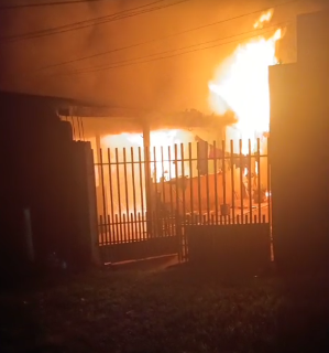 Homem n&atilde;o aceita pedido de separa&ccedil;&atilde;o e incendeia casa com filhas dentro