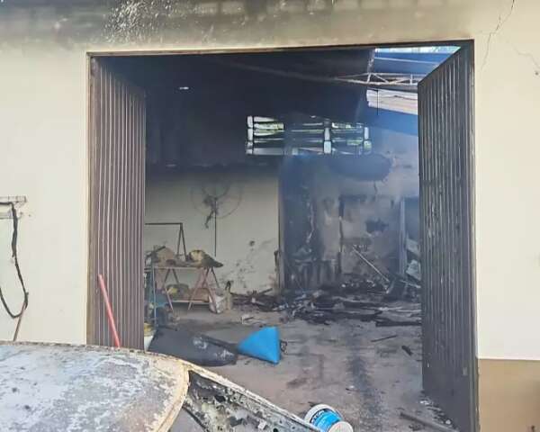 Ap&oacute;s companheiro ser autuado por estupro de neta, av&oacute; ateia fogo na resid&ecirc;ncia