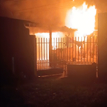 &ldquo;Acabou com tudo&rdquo;, diz mulher que teve casa incendiada ao pedir separa&ccedil;&atilde;o