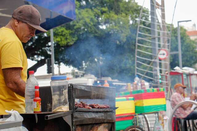 Comerciantes aproveitam movimento da virada para aumentar renda