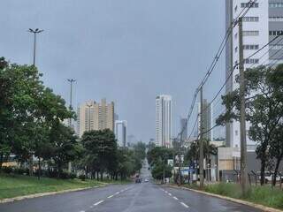 Primeiro dia do ano tem chuva fraca em Campo Grande Primeiro dia do ano tem chuva fraca em Campo Grande