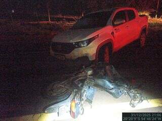 Idoso morre ap&oacute;s motocicleta Biz ficar destru&iacute;da ao bater em picape