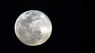 Mais brilhante, primeira superlua de 2026 poder&aacute; ser vista neste s&aacute;bado 