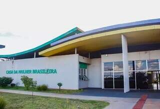 Suspeito fugiu sob custódia da PM antes de ser ouvido pela Deam Suspeito fugiu sob custódia da PM antes de ser ouvido pela Deam