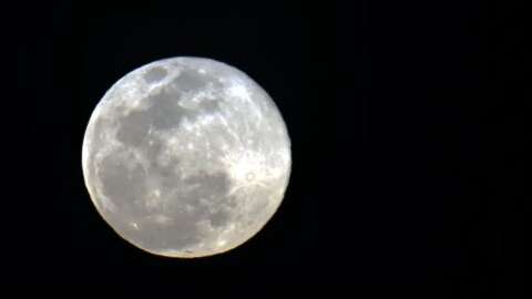 Mais brilhante, primeira superlua de 2026 poder&aacute; ser vista neste s&aacute;bado 