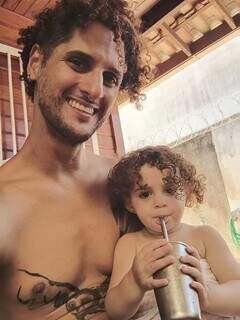 Viciado em tereré, Cristiano transformou ritual em tatuagem Viciado em tereré, Cristiano transformou ritual em tatuagem