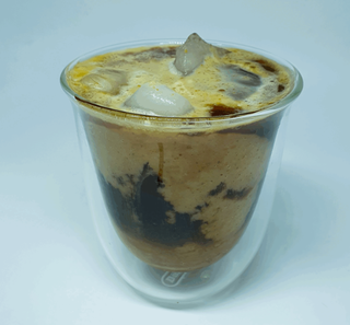 Banana madura vira bebida diferente e sem açúcar para café do dia Banana madura vira bebida diferente e sem açúcar para café do dia