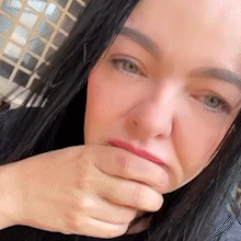 Cantora se explica e pede empatia ap&oacute;s cr&iacute;ticas por morte de gato em inc&ecirc;ndio