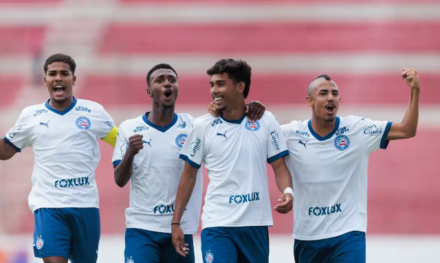 Copinha inicia com vit&oacute;ria suada do Corinthians e show do Bahia