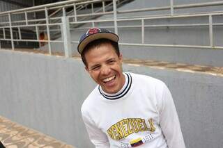 Com saudades de casa, venezuelanos comemoram pris&atilde;o de Maduro