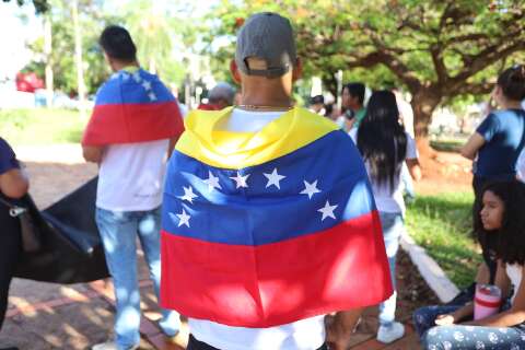 Em ato, venezuelanos cobram transi&ccedil;&atilde;o transparente com pris&atilde;o de Maduro