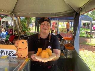 L&iacute;via desistiu de biologia para fazer sucesso com capixinha e capibe 