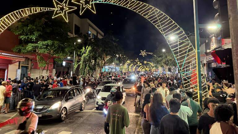 Sem grana para viajar, cidade cheia marcou 1º fim de semana do ano