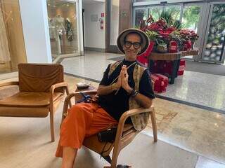 Andr&eacute; bate ponto no shopping para meditar e encontrar a 5&ordf; dimens&atilde;o