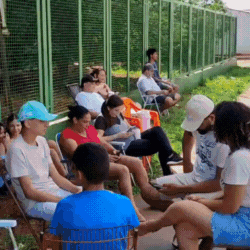 Fam&iacute;lias fazem fila para tentar garantir melhor turno em escola das Moreninhas