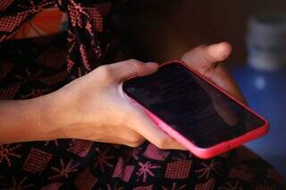 Para denunciar pai por agress&otilde;es, menina ligou 9 vezes at&eacute; ser atendida no 190