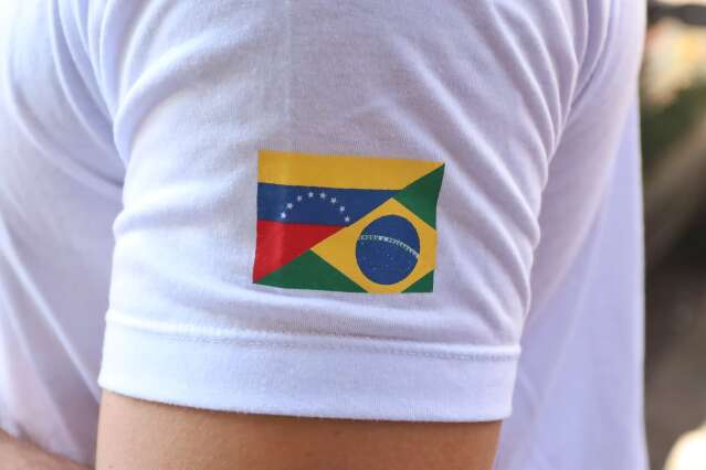 Venezuelanos mant&ecirc;m apreens&atilde;o e organizam ato ap&oacute;s ataque dos EUA