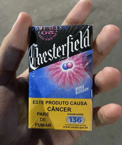 Anvisa retira do mercado cigarros aromatizados e essência popular de narguilé