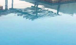 Adultos n&atilde;o percebem afogamento e acharam que crian&ccedil;a brincava na piscina