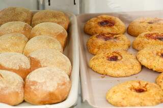 Ap&oacute;s anos de sacrif&iacute;cio e faxina, casal realizou sonho de ter pr&oacute;pria padaria