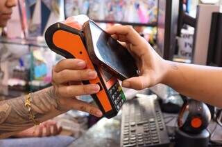 Voc&ecirc; est&aacute; come&ccedil;ando o ano endividado? Participe da enquete 