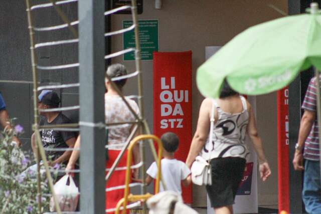 Temporada de descontos marca in&iacute;cio do ano no com&eacute;rcio de Campo Grande