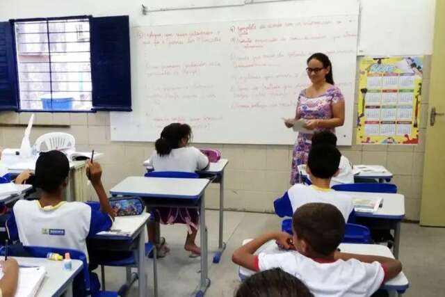 Alunos da rede estadual j&aacute; podem confirmar matr&iacute;cula para 2026