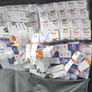 Estudante de medicina &eacute; presa com 134 medicamentos emagrecedores do Paraguai