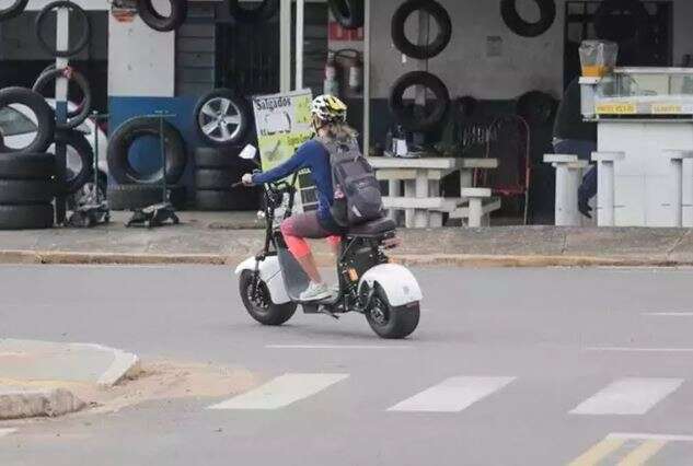 PM far&aacute; blitz para orientar donos de ciclomotores sobre CNH e emplacamento